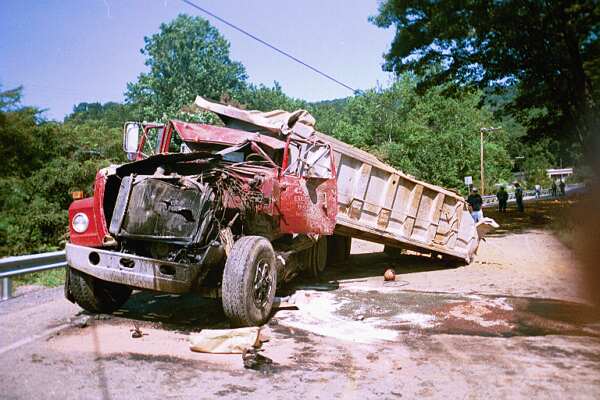 crash2forgehillrd82100.jpg